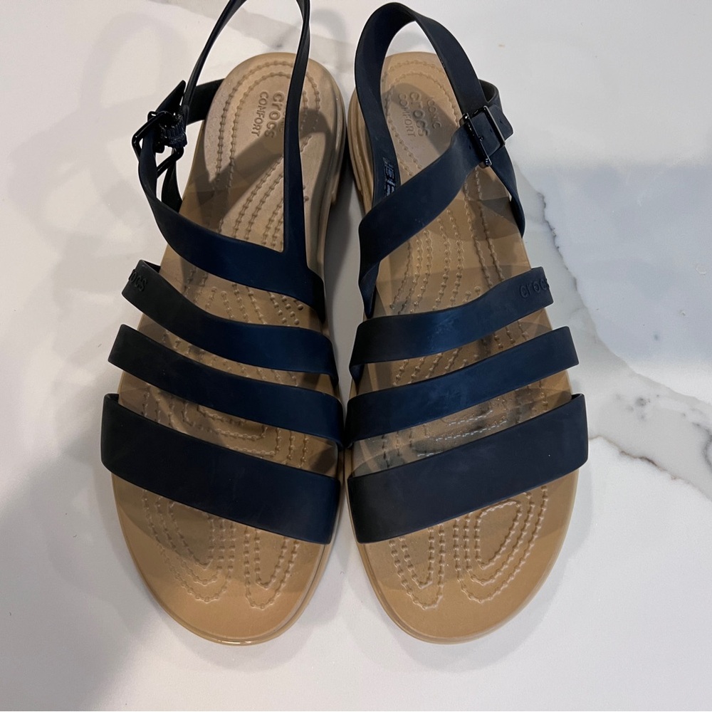 Crocs iconic comfort Women's black Sandals with strap